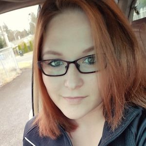 Meet your Posher, Caitlin